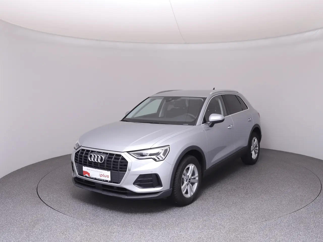 Photo 1 : Audi Q3 2024 Essence