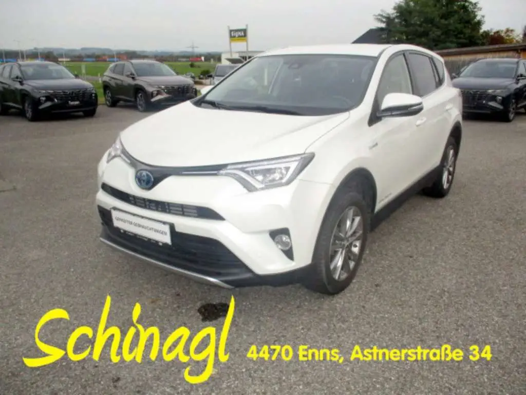 Photo 1 : Toyota Rav4 2016 Hybrid