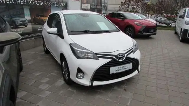 Photo 1 : Toyota Yaris 2015 Petrol