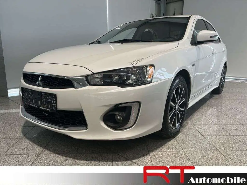 Photo 1 : Mitsubishi Lancer 2017 Petrol