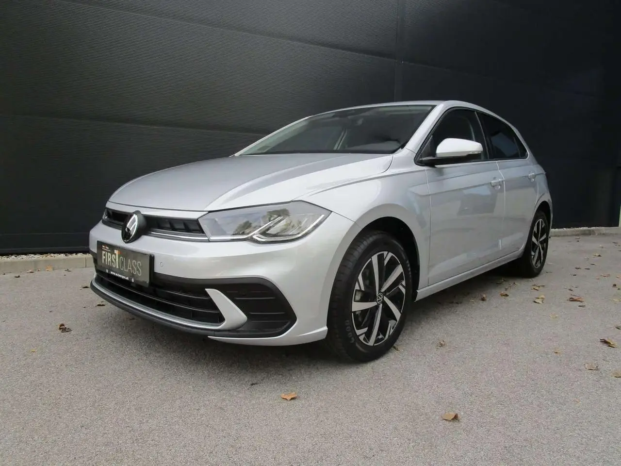 Photo 1 : Volkswagen Polo 2023 Petrol