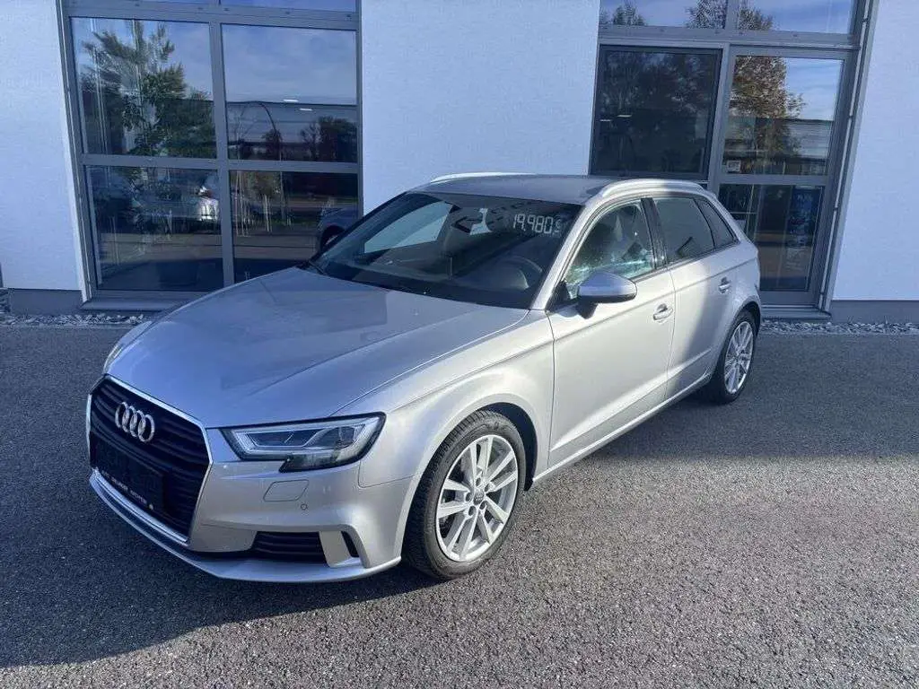 Photo 1 : Audi A3 2019 Essence