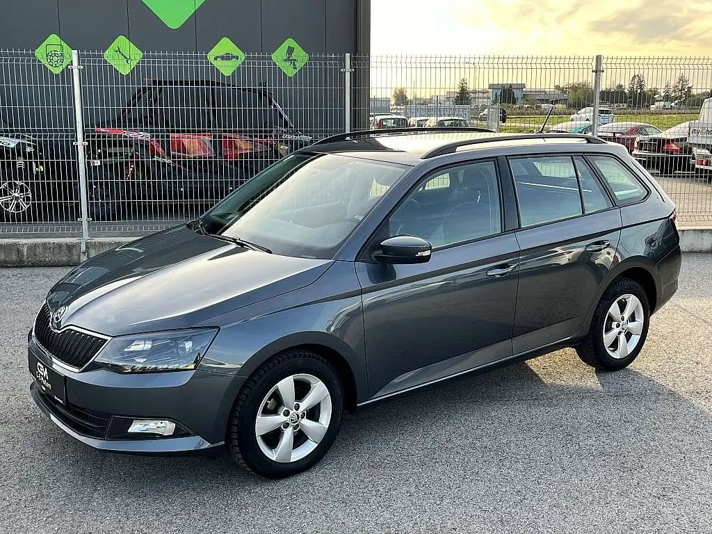 Photo 1 : Skoda Fabia 2017 Petrol