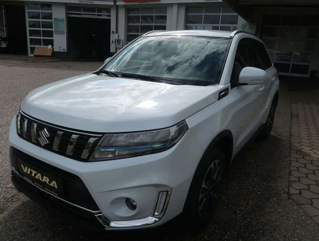 Photo 1 : Suzuki Vitara 2023 Petrol