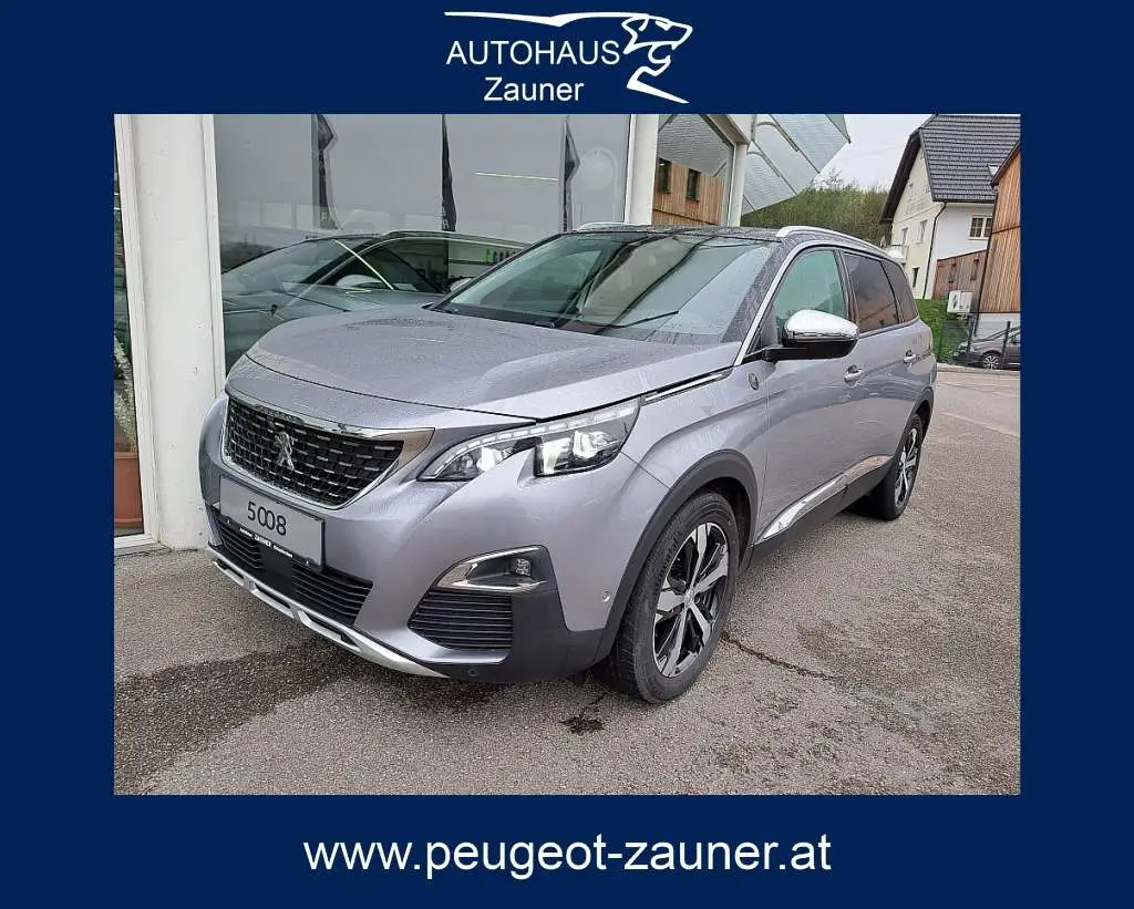 Photo 1 : Peugeot 5008 2019 Essence