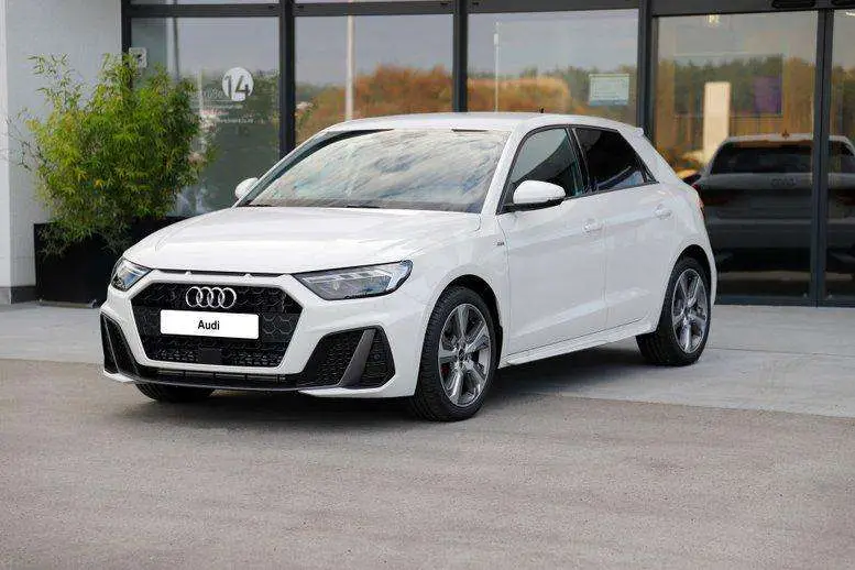 Photo 1 : Audi A1 2023 Essence