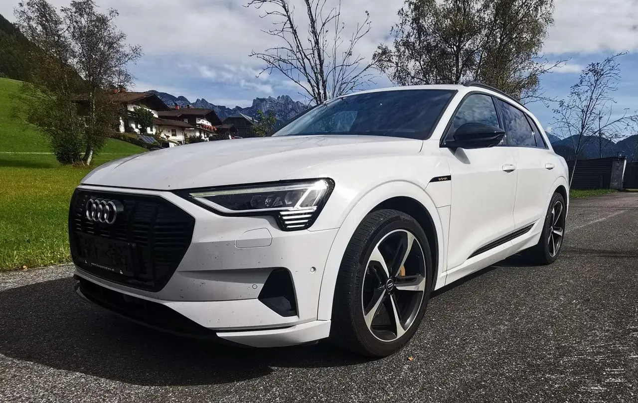 Photo 1 : Audi E-tron 2019 Électrique