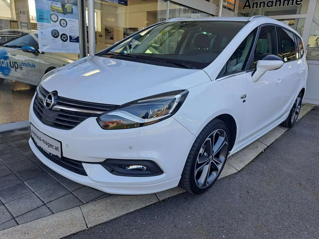 Photo 1 : Opel Zafira 2018 Diesel