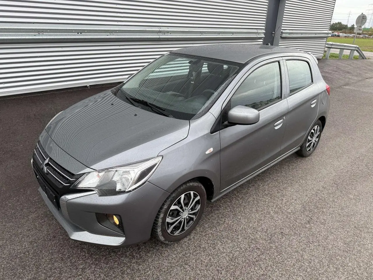 Photo 1 : Mitsubishi Space Star 2021 Petrol