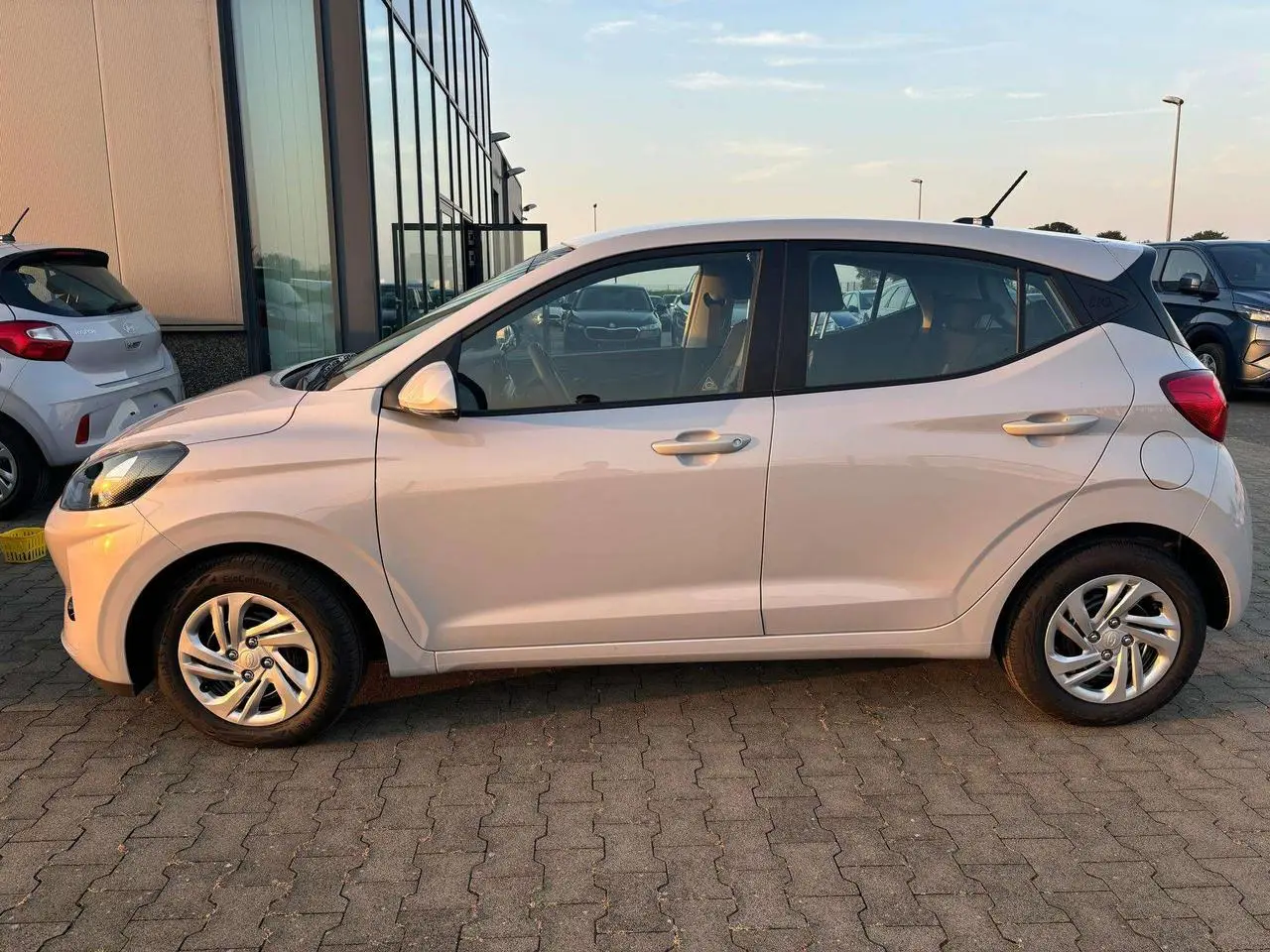 Photo 1 : Hyundai I10 2024 Petrol