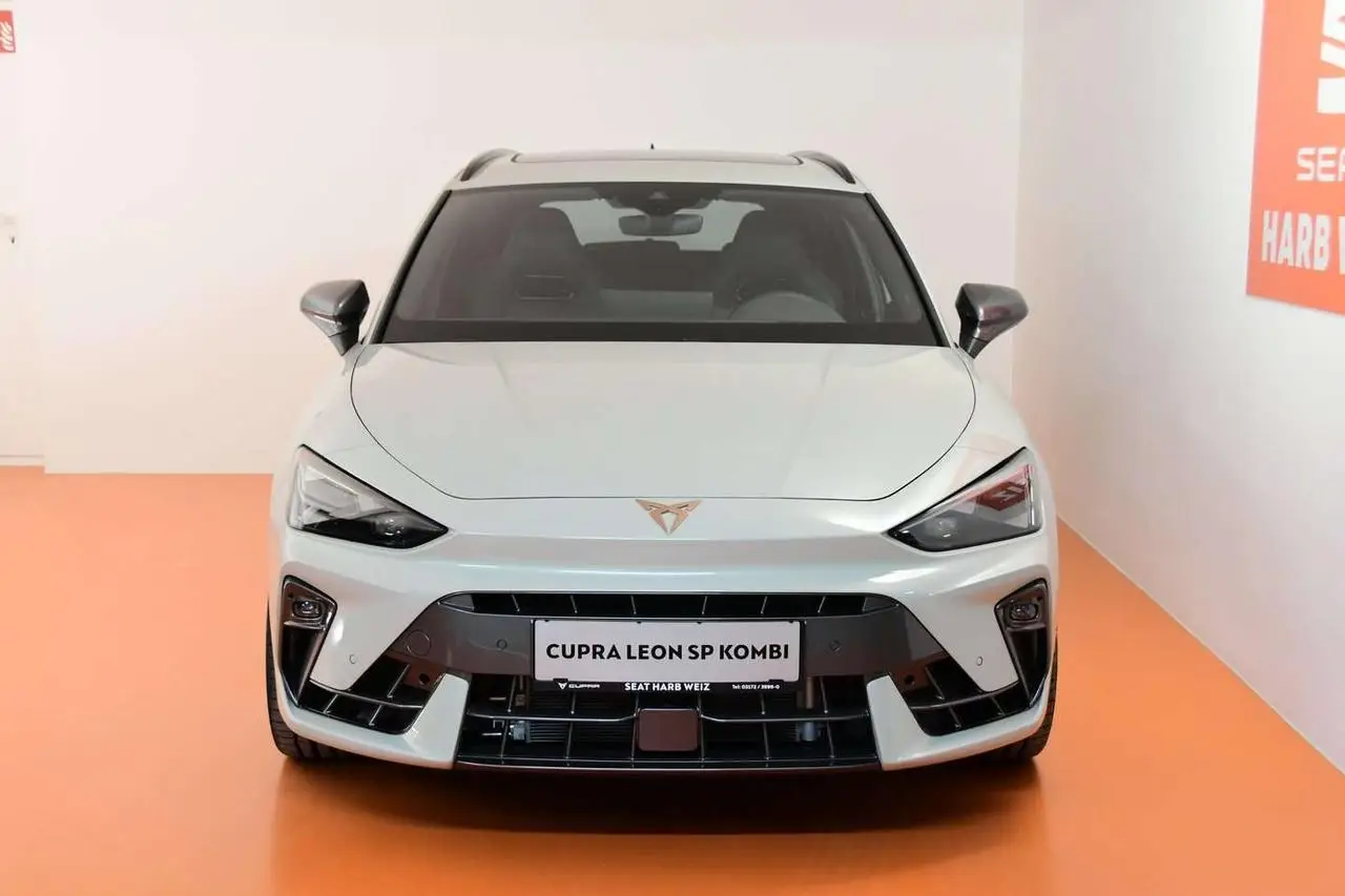 Photo 1 : Cupra Leon 2024 Petrol