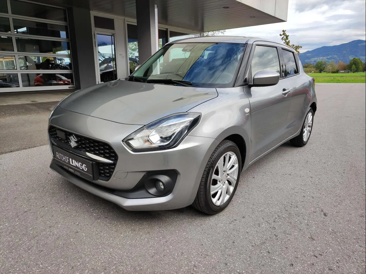 Photo 1 : Suzuki Swift 2021 Essence