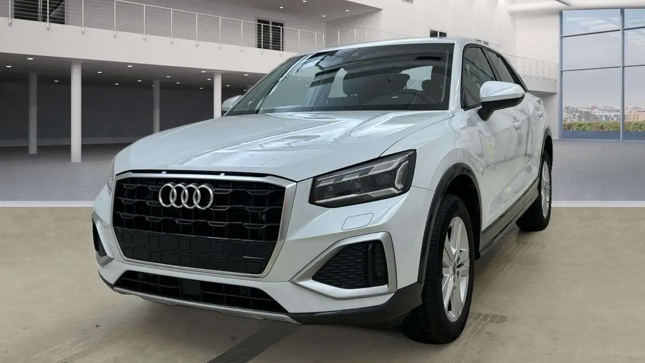 Photo 1 : Audi Q2 2023 Petrol