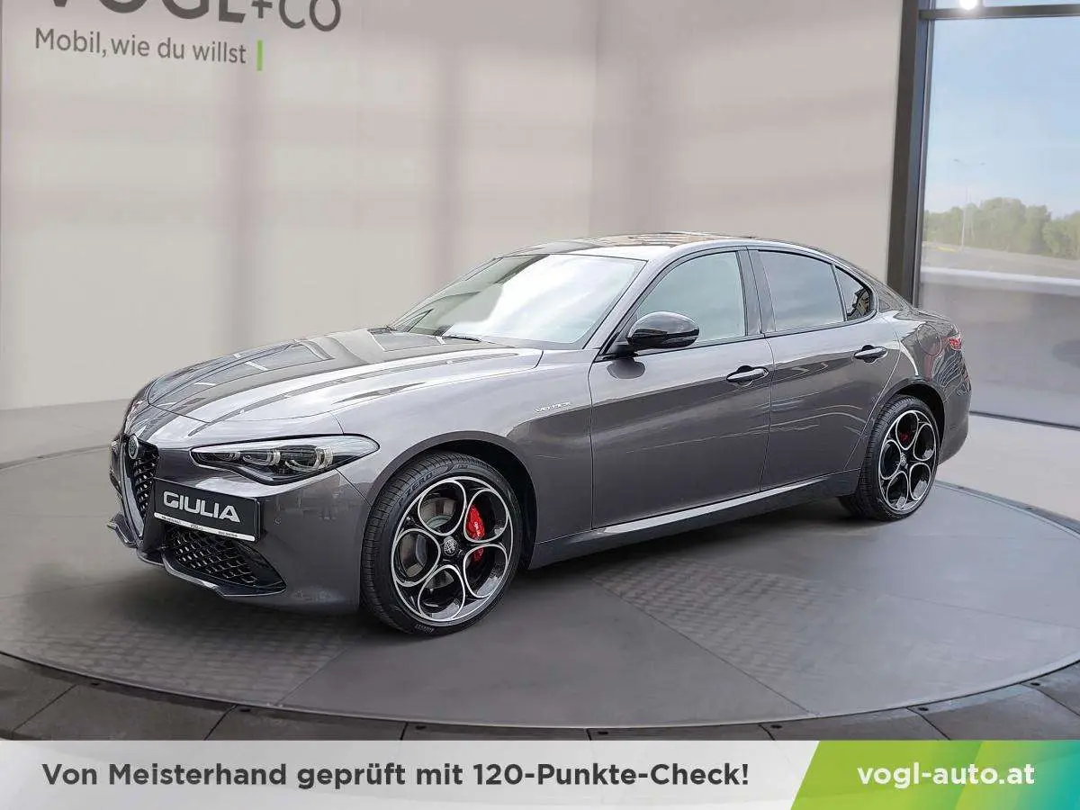 Photo 1 : Alfa Romeo Giulia 2024 Petrol