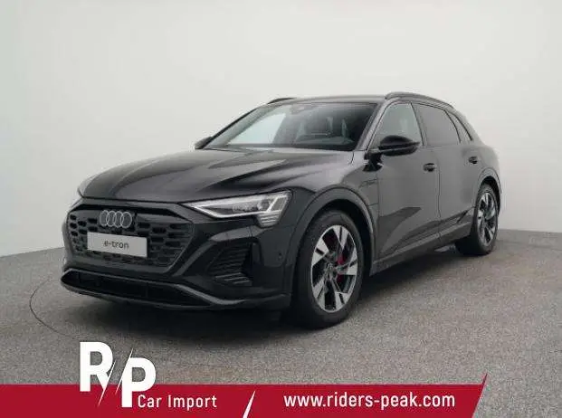 Photo 1 : Audi Q8 2023 Électrique