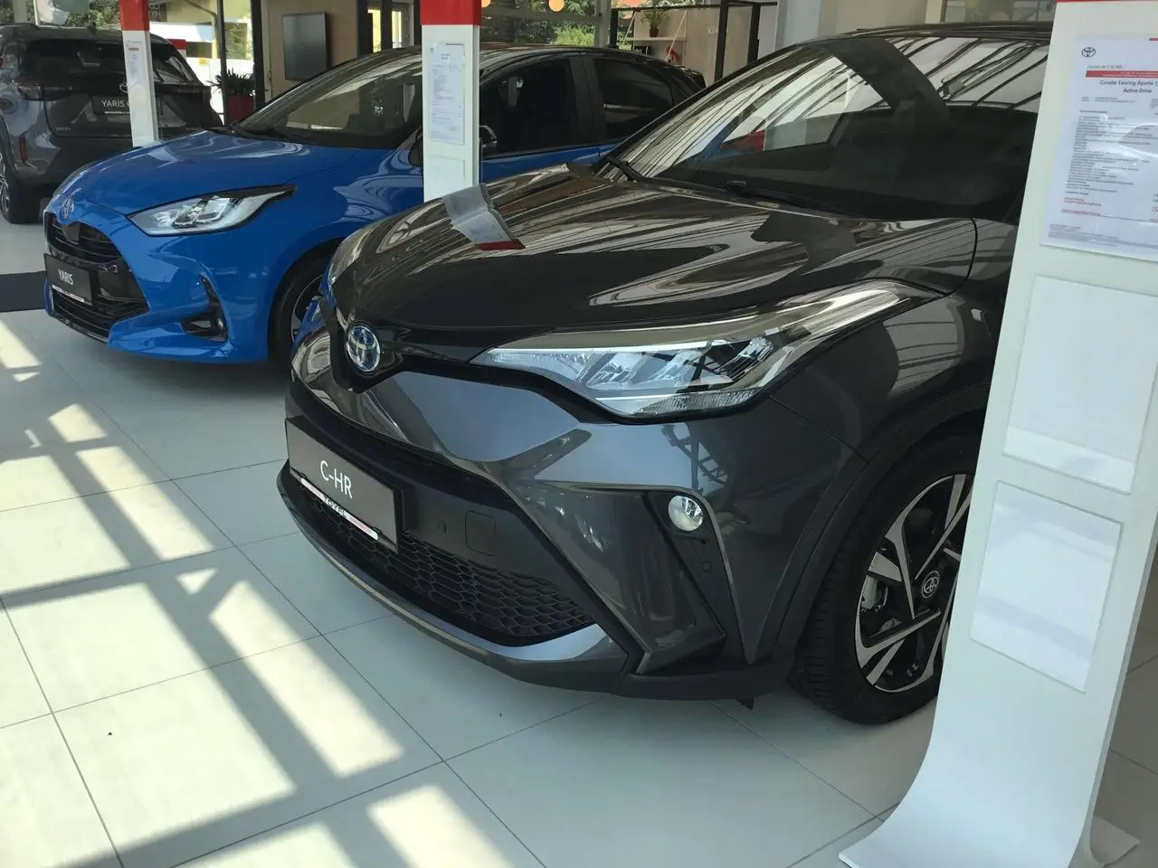 Photo 1 : Toyota C-hr 2024 Hybride