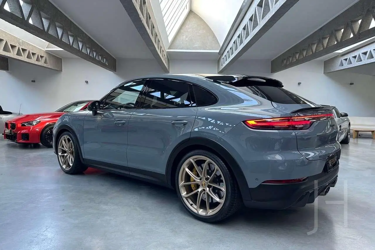 Photo 1 : Porsche Cayenne 2022 Essence