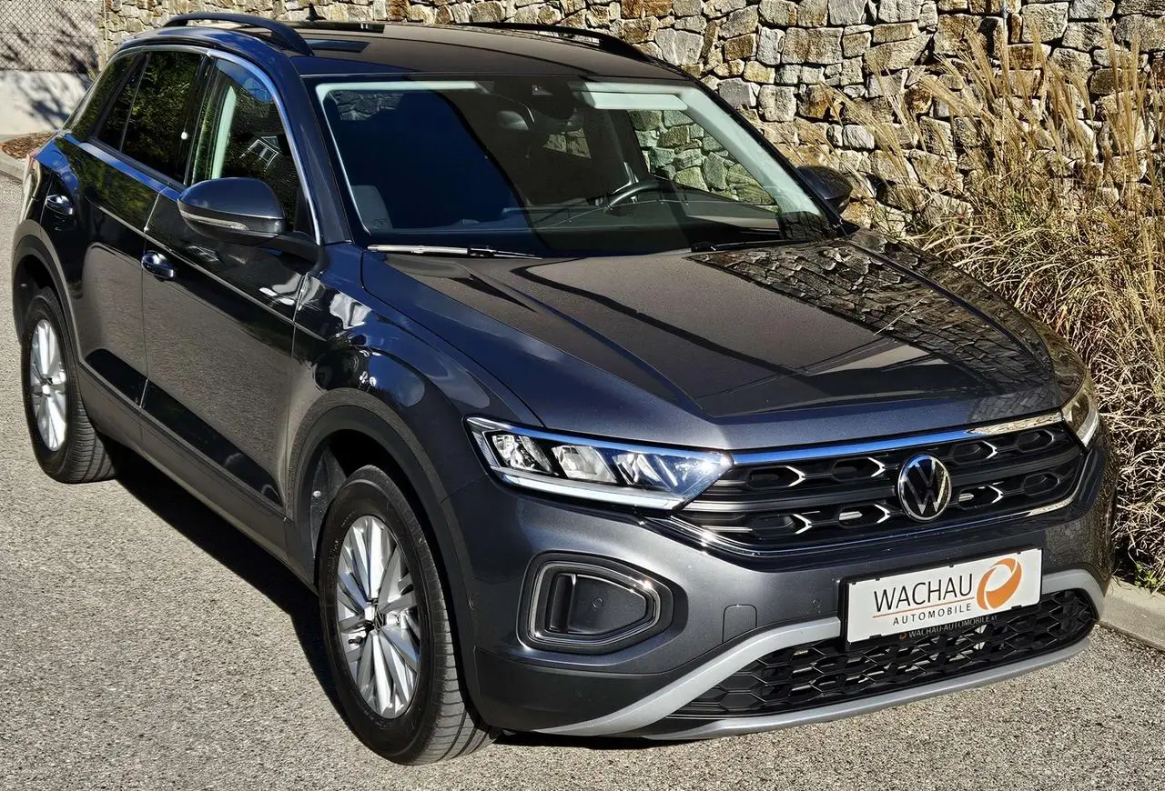 Photo 1 : Volkswagen T-roc 2023 Essence