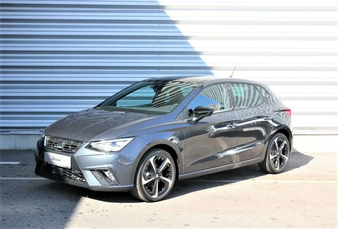 Photo 1 : Seat Ibiza 2024 Petrol