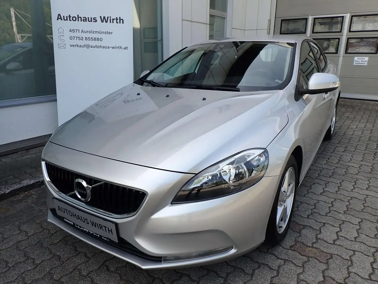 Photo 1 : Volvo V40 2017 Diesel