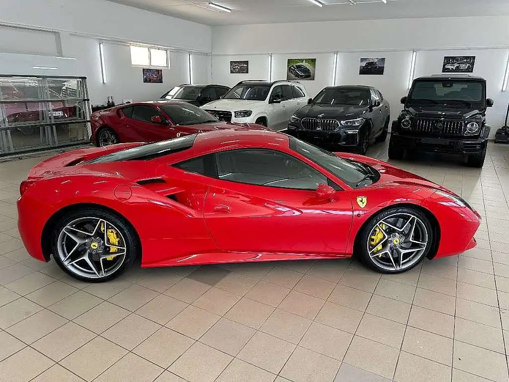 Photo 1 : Ferrari 488 2017 Essence