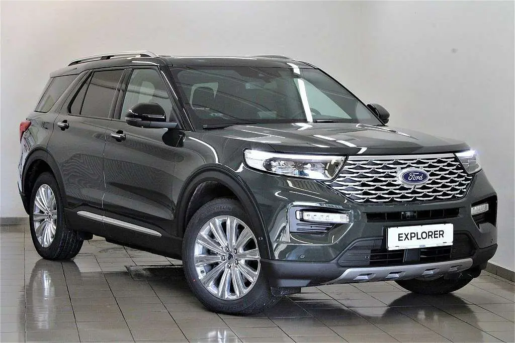 Photo 1 : Ford Explorer 2022 Hybrid