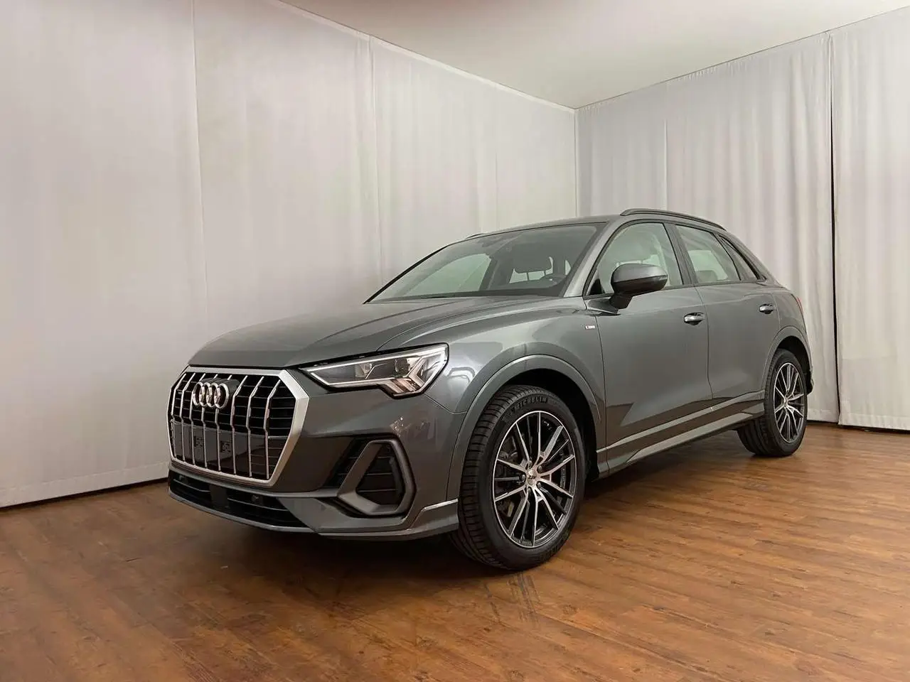 Photo 1 : Audi Q3 2019 Essence