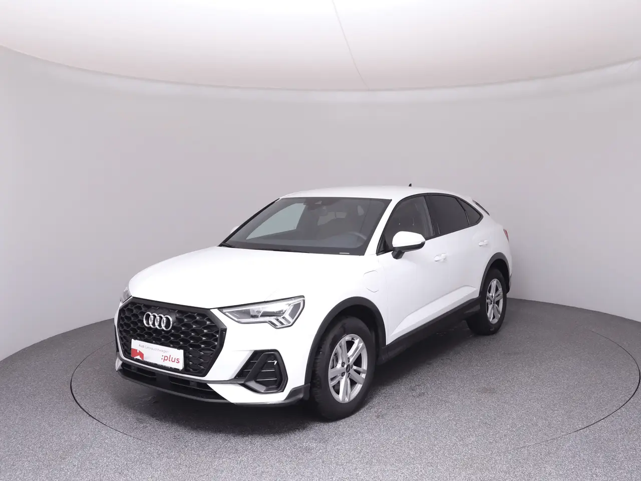 Photo 1 : Audi Q3 2024 Hybride