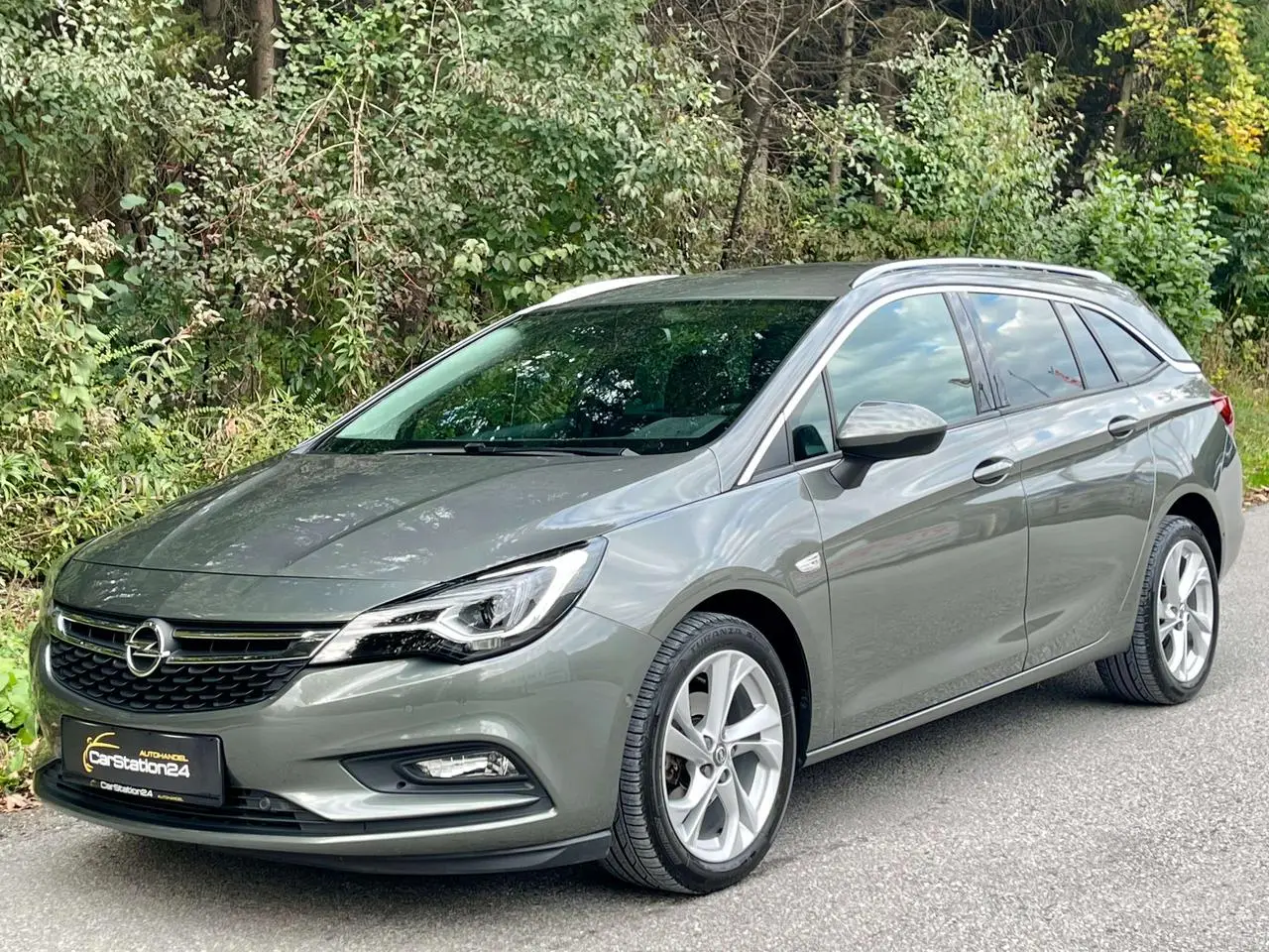 Photo 1 : Opel Astra 2018 Petrol