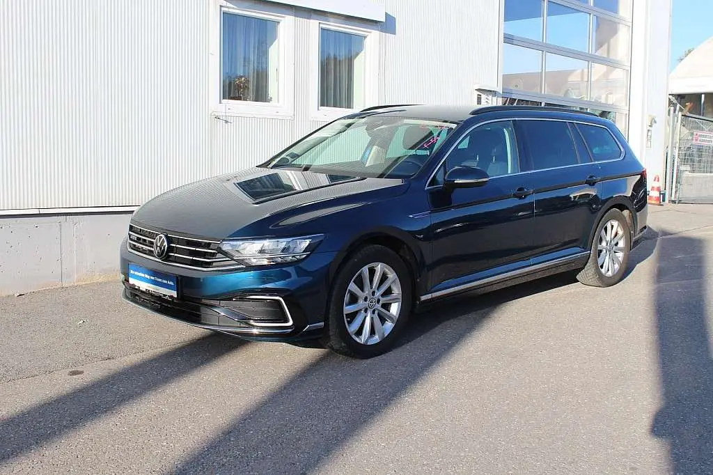 Photo 1 : Volkswagen Passat 2021 Hybride