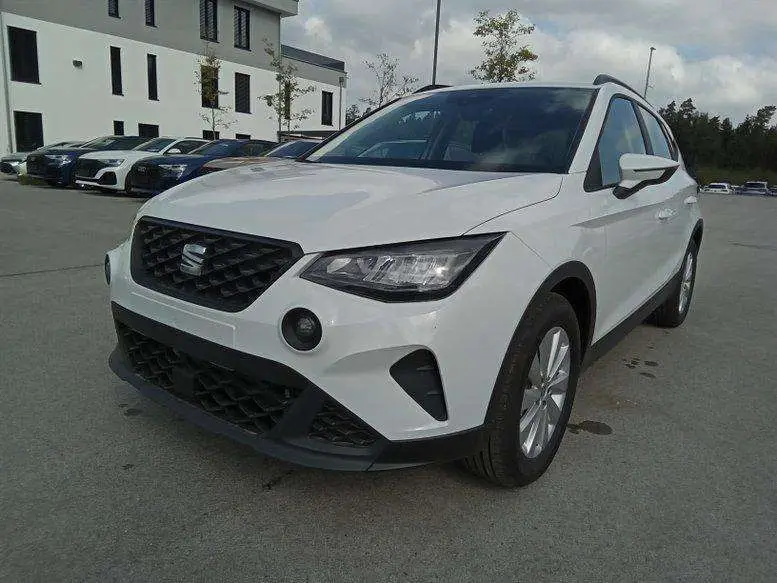 Photo 1 : Seat Arona 2024 Petrol