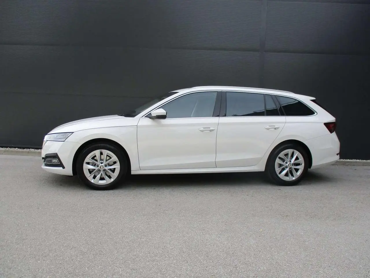 Photo 1 : Skoda Octavia 2024 Diesel