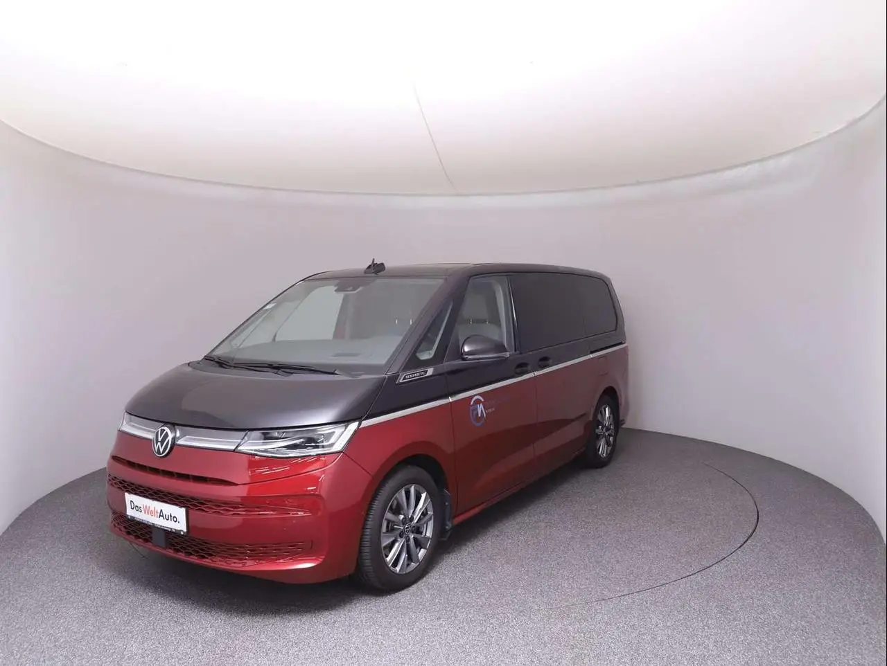 Photo 1 : Volkswagen T7 2023 Hybrid