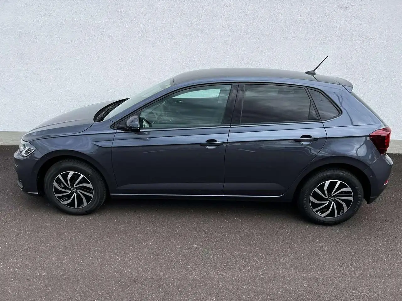 Photo 1 : Volkswagen Polo 2024 Petrol