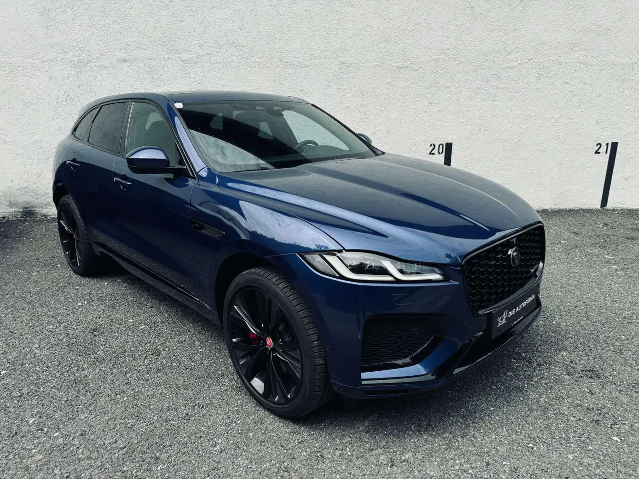 Photo 1 : Jaguar F-pace 2021 Essence