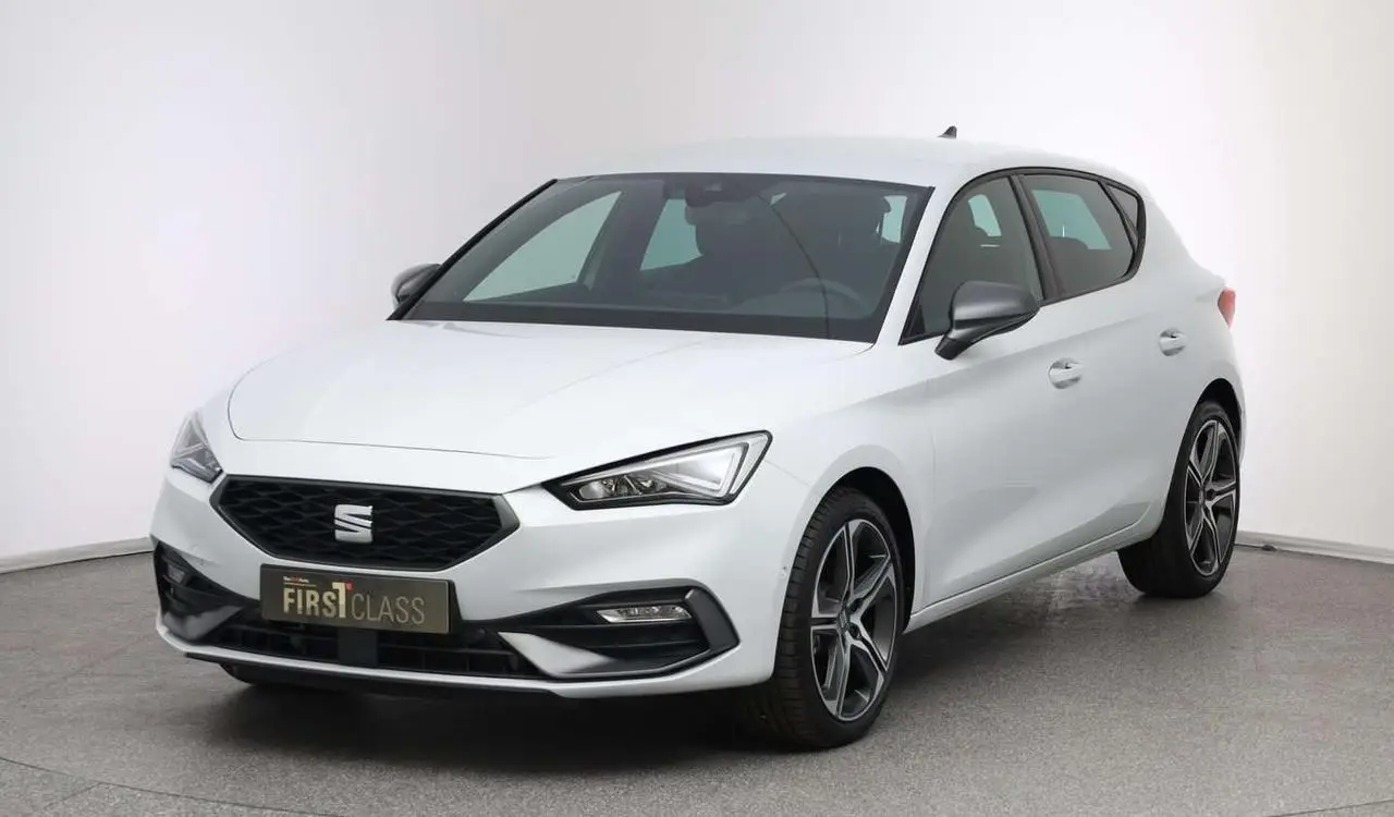 Photo 1 : Seat Leon 2024 Petrol