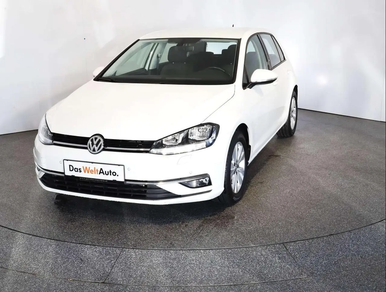 Photo 1 : Volkswagen Golf 2019 Petrol