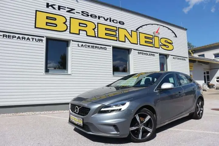 Photo 1 : Volvo V40 2017 Diesel