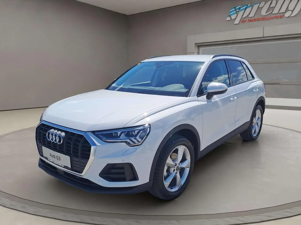 Photo 1 : Audi Q3 2024 Diesel