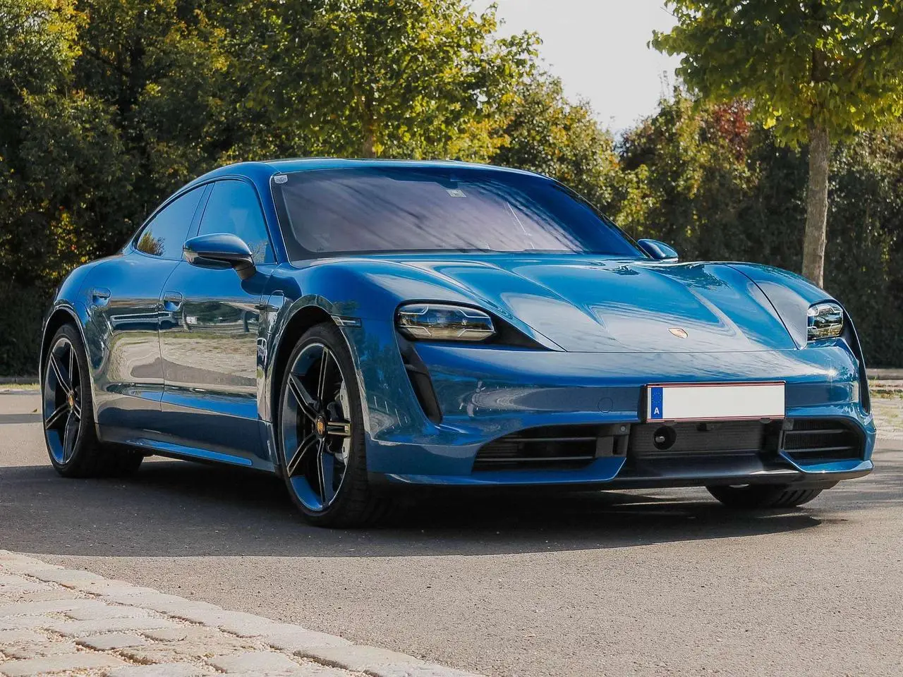 Photo 1 : Porsche Taycan 2021 Electric