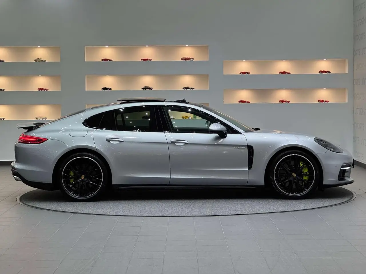 Photo 1 : Porsche Panamera 2017 Hybrid