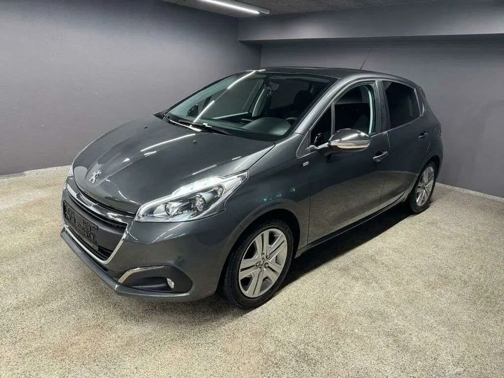 Photo 1 : Peugeot 208 2017 Essence