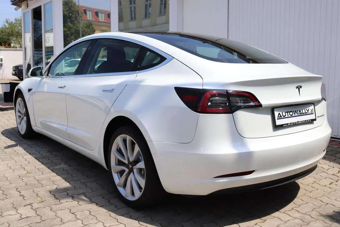 Photo 1 : Tesla Model 3 2020 Electric