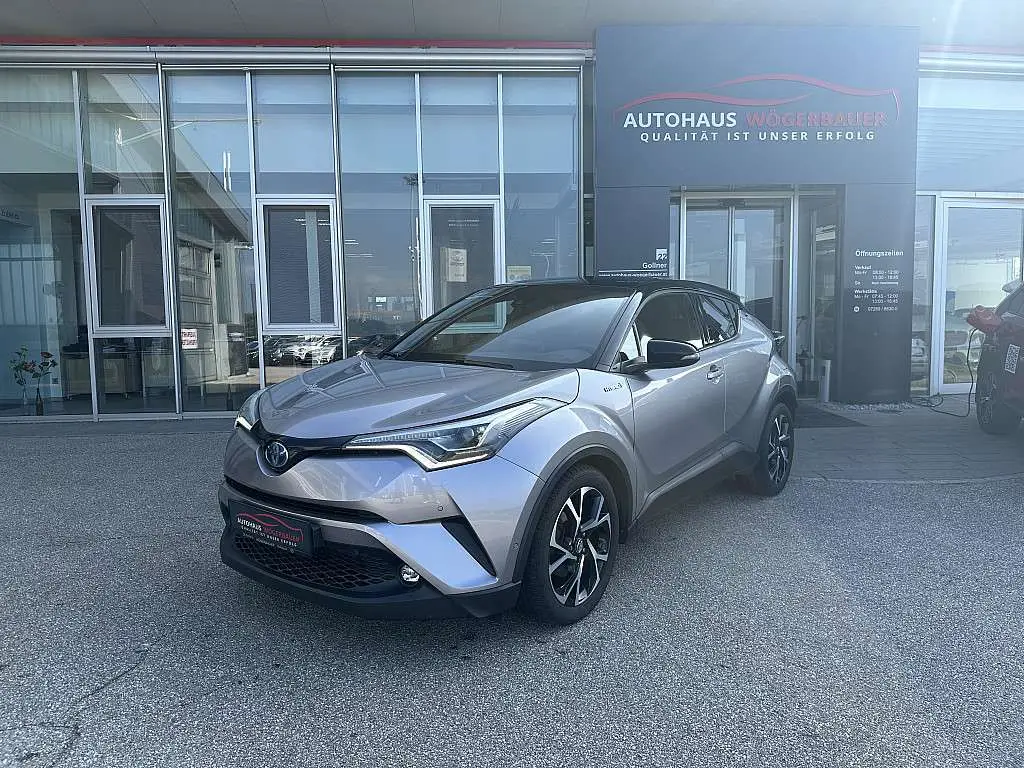 Photo 1 : Toyota C-hr 2017 Petrol