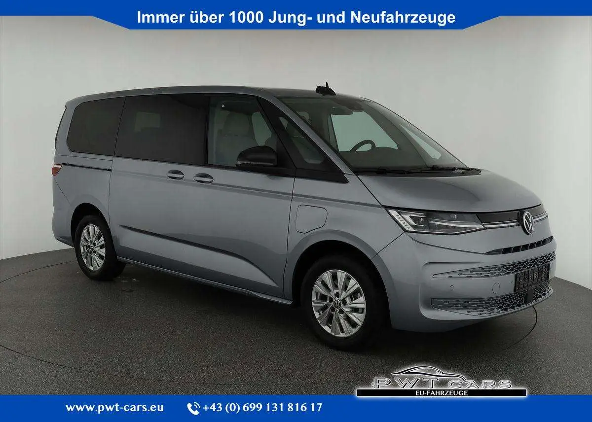 Photo 1 : Volkswagen T7 2023 Hybrid