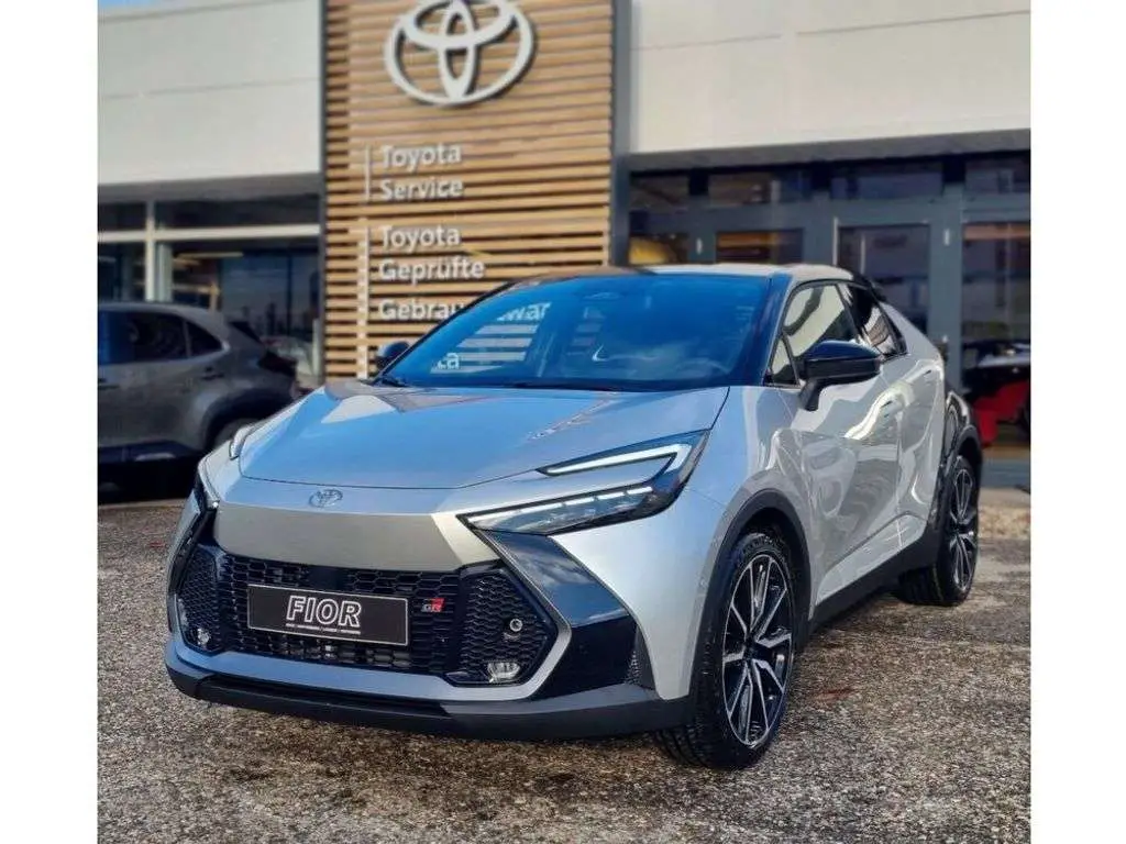 Photo 1 : Toyota C-hr 2024 Petrol