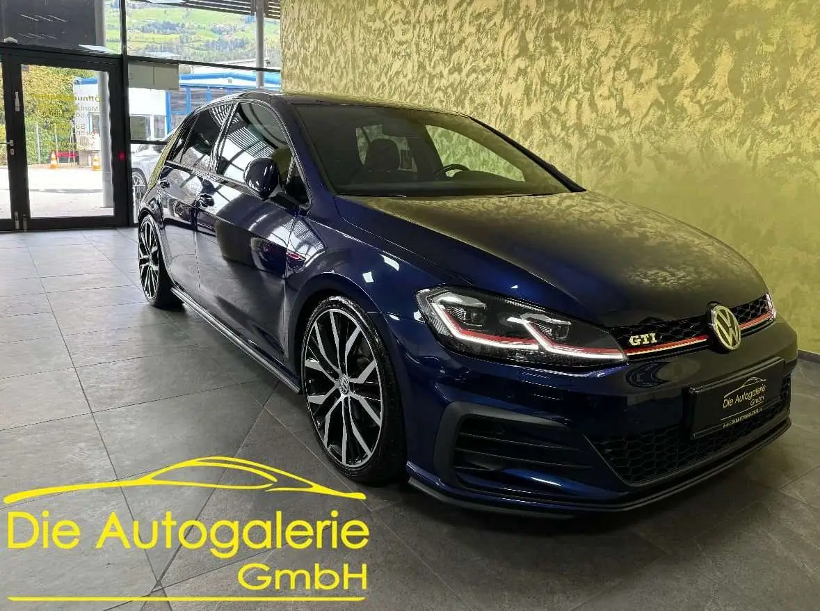 Photo 1 : Volkswagen Golf 2017 Petrol