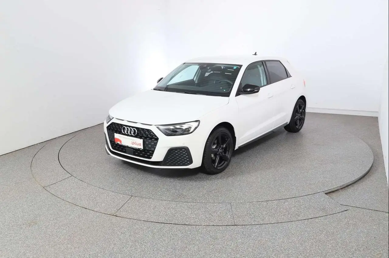 Photo 1 : Audi A1 2024 Essence