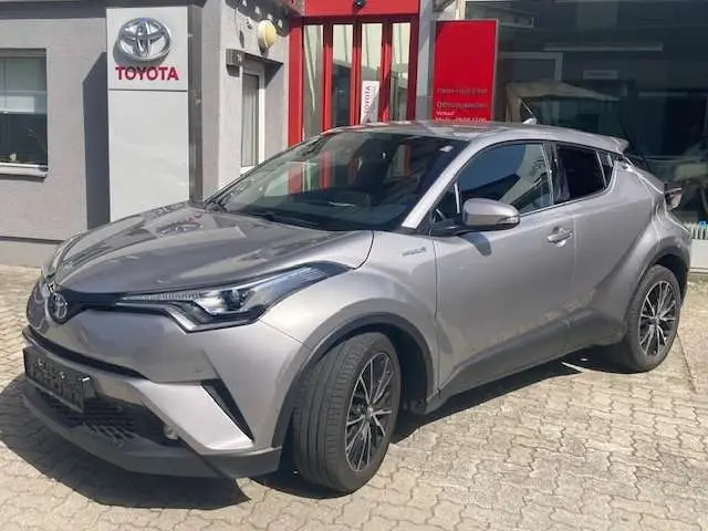 Photo 1 : Toyota C-hr 2018 Hybrid