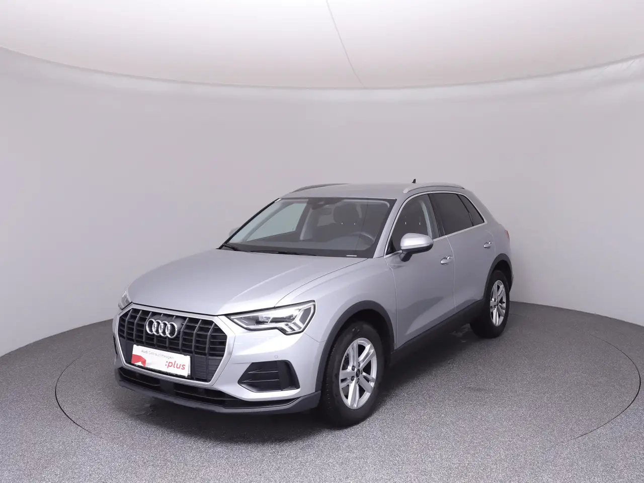 Photo 1 : Audi Q3 2023 Essence